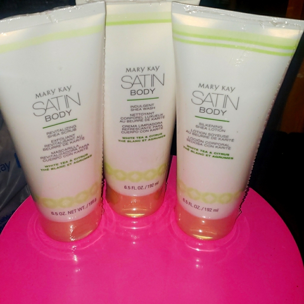 Mary Kay " Satin Body wash"